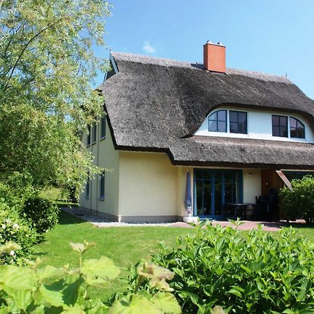 Komfortables Reetdachferienhaus Hasel 1 Puddemin Exterior foto
