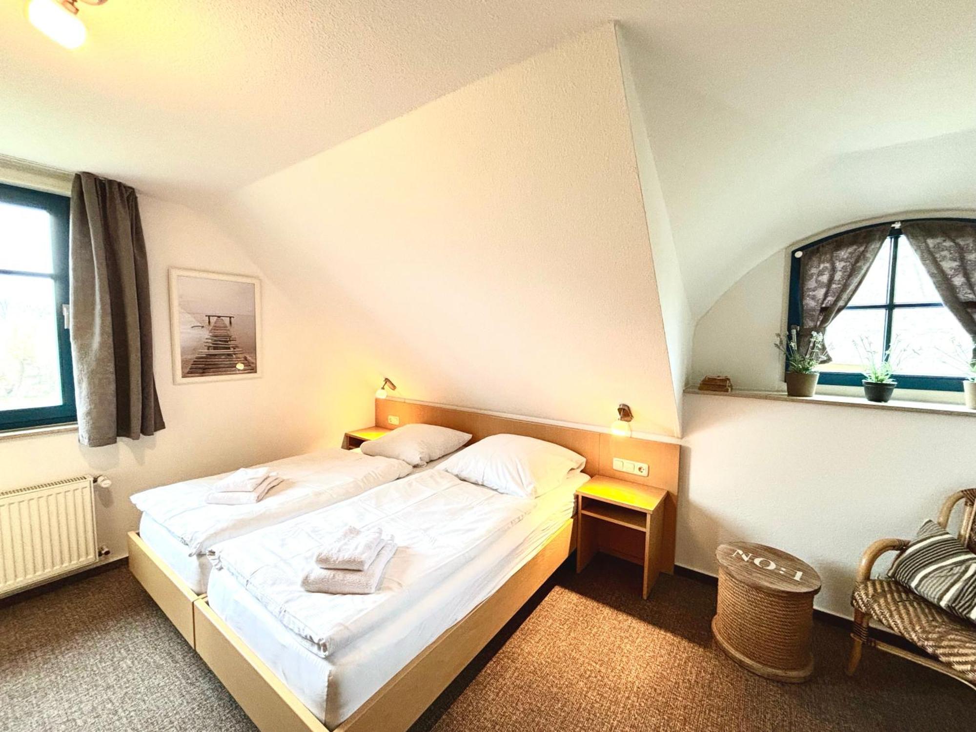 Komfortables Reetdachferienhaus Hasel 1 Puddemin Exterior foto