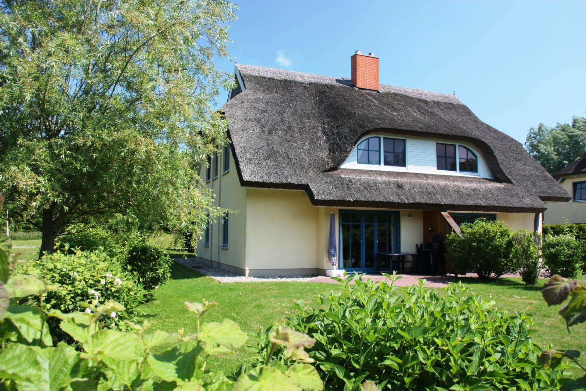 Komfortables Reetdachferienhaus Hasel 1 Puddemin Exterior foto